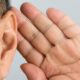 آستانه شنوایی انسان چگونه تعیین می‌شود؟