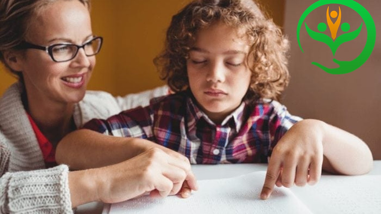 آموزش کودکان نابینا خانواده توانمند