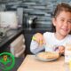 استقلال کودکان نابینا در غذا خوردن